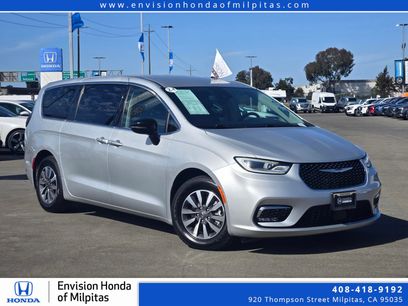 Used 2024 Chrysler Pacifica Limited