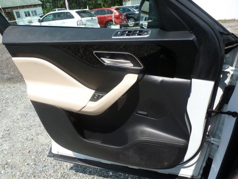 Used 2019 Jaguar F-PACE Premium AWD/4WD image 29