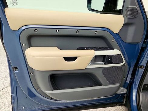 Used 2021 Land Rover Defender 110 X-Dynamic HSE AWD/4WD image 11