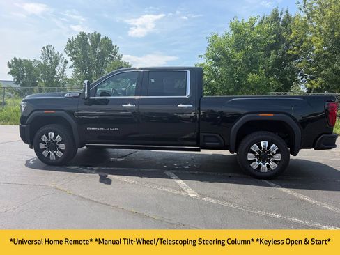 Used 2024 GMC Sierra 3500 Denali w/ Denali Reserve Package AWD/4WD image 12