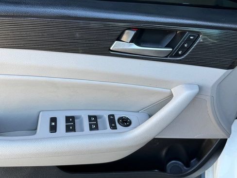Used 2018 Hyundai Sonata Limited FWD image 14
