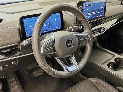 Used 2025 Honda Prologue EX image 18