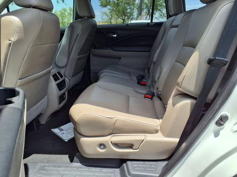 Used 2018 Honda Pilot Touring image 18