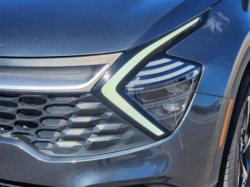 Used 2024 Kia Sportage LX image 8