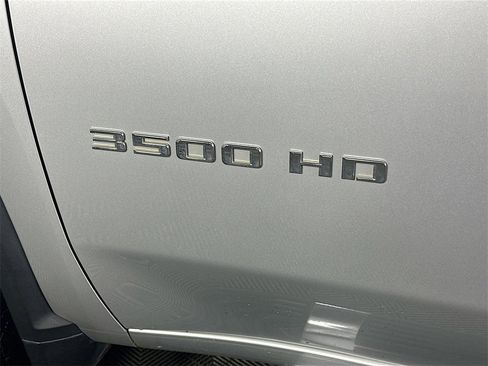 Used 2022 Chevrolet Silverado 3500 LT w/ Convenience Package image 28