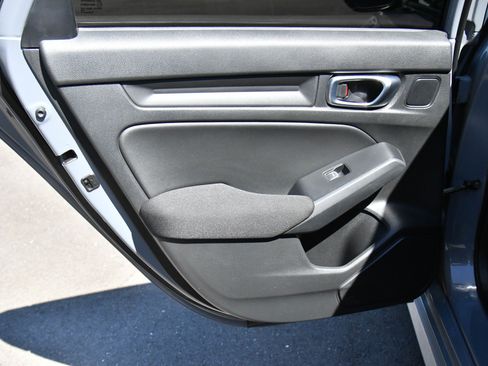 Used 2025 Honda Civic Sport image 32