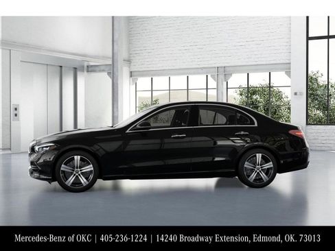 Used 2025 Mercedes-Benz C 300 4MATIC Sedan image 35