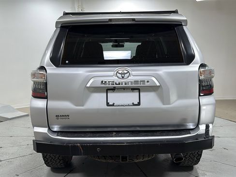 Used 2016 Toyota 4Runner SR5 image 4