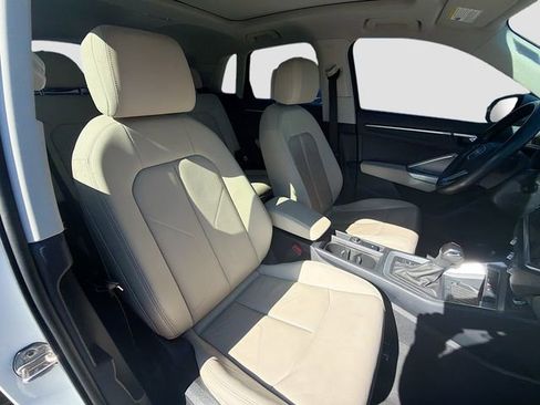Used 2020 Audi Q3 2.0T Premium Plus w/ Premium Plus Package image 15