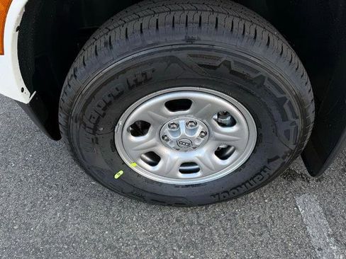 New 2026 Nissan Frontier S image 8