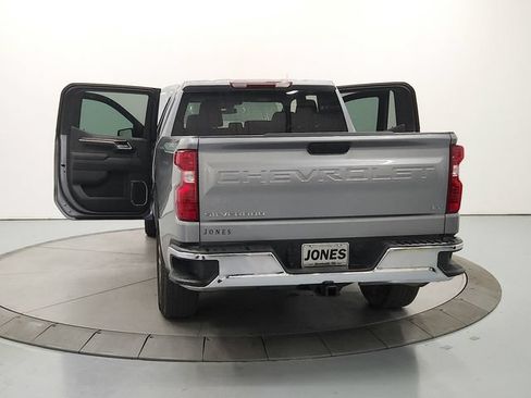 Used 2025 Chevrolet Silverado 1500 LT AWD/4WD image 15