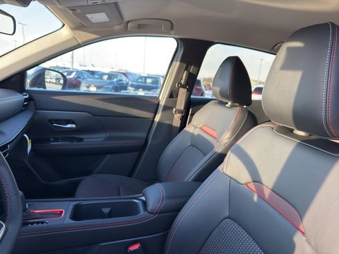 New 2026 Nissan Kicks SR image 25