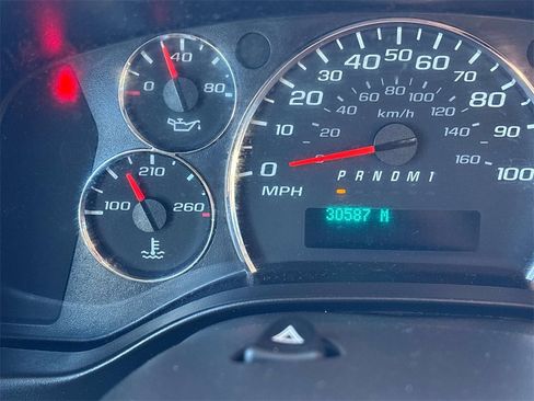 Used 2019 GMC Savana 2500 w/ Enhanced Convenience Package image 24