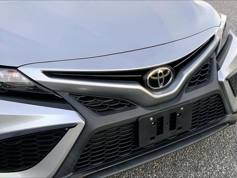 Used 2022 Toyota Camry SE w/ Cold Weather Package image 29