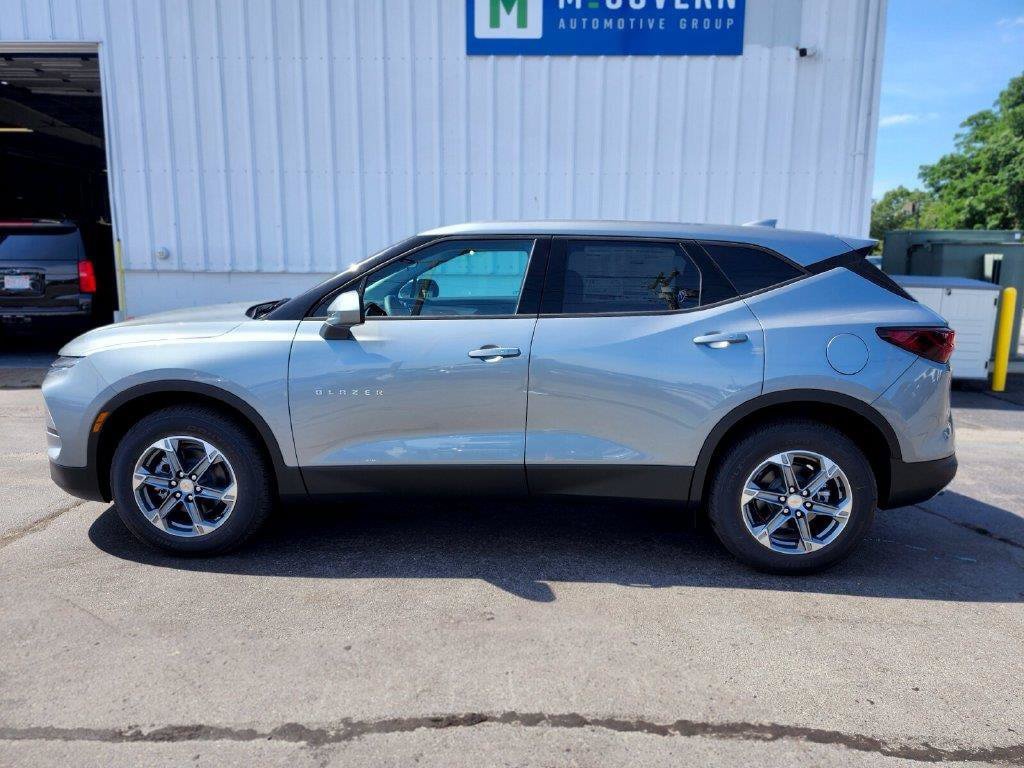 New 2026 Chevrolet Blazer LT w/ LPO, Floor Liner Package AWD/4WD image 2
