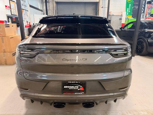 Used 2022 Porsche Cayenne GTS AWD/4WD image 7