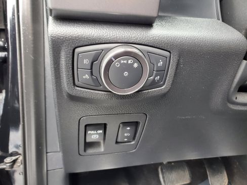 Used 2019 Ford F150 XLT w/ Equipment Group 302A Luxury AWD/4WD image 10