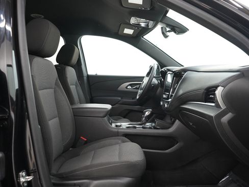 Used 2023 Chevrolet Traverse LT FWD image 11