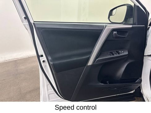 Used 2018 Toyota RAV4 LE w/ All Weather Liner Package AWD/4WD image 32