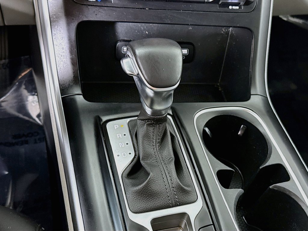 Used 2022 Kia Carnival LX FWD image 10