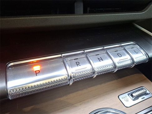 Used 2024 Lincoln Nautilus Reserve w/ Equipment Group 202A image 15