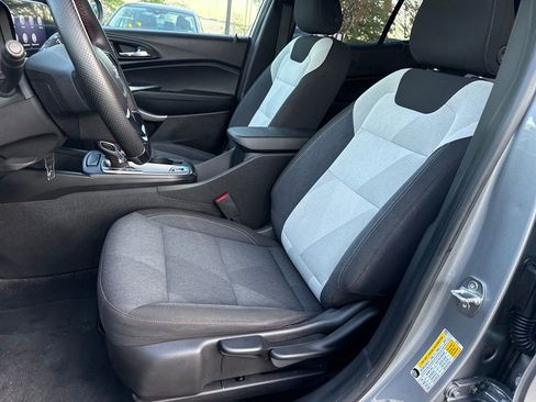 Used 2024 Chevrolet Trax RS w/ Driver Confidence Package image 3