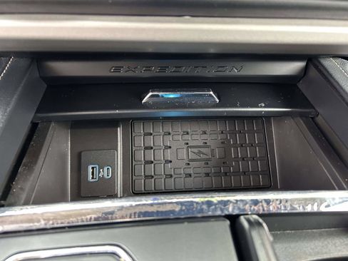 Used 2023 Ford Expedition XLT AWD/4WD image 26