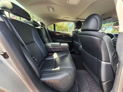 Used 2013 Lexus LS 460 Luxury image 25