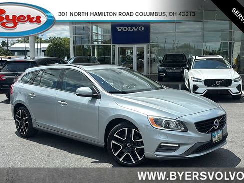 Used 2018 Volvo V60 T5 Dynamic FWD image 1