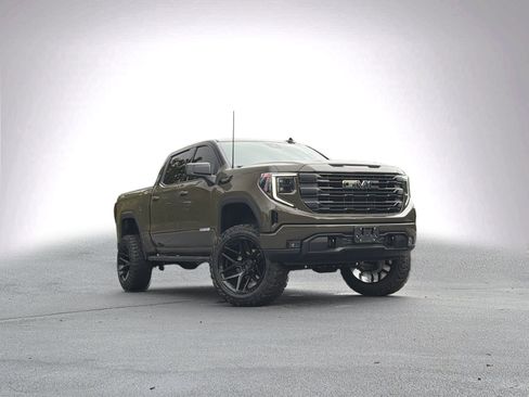 Used 2024 GMC Sierra 1500 Elevation w/ Preferred Package AWD/4WD image 2