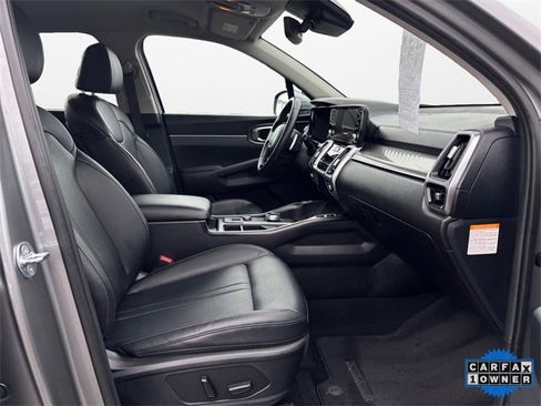 Used 2023 Kia Sorento EX image 15
