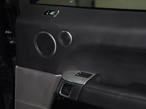 Used 2018 Land Rover Range Rover Sport SVR image 26