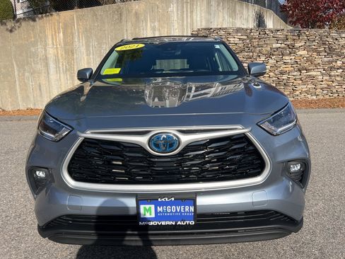 Used 2021 Toyota Highlander XLE image 7