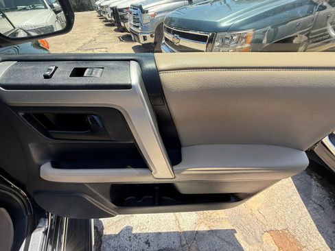 Used 2010 Toyota 4Runner Limited RWD image 28