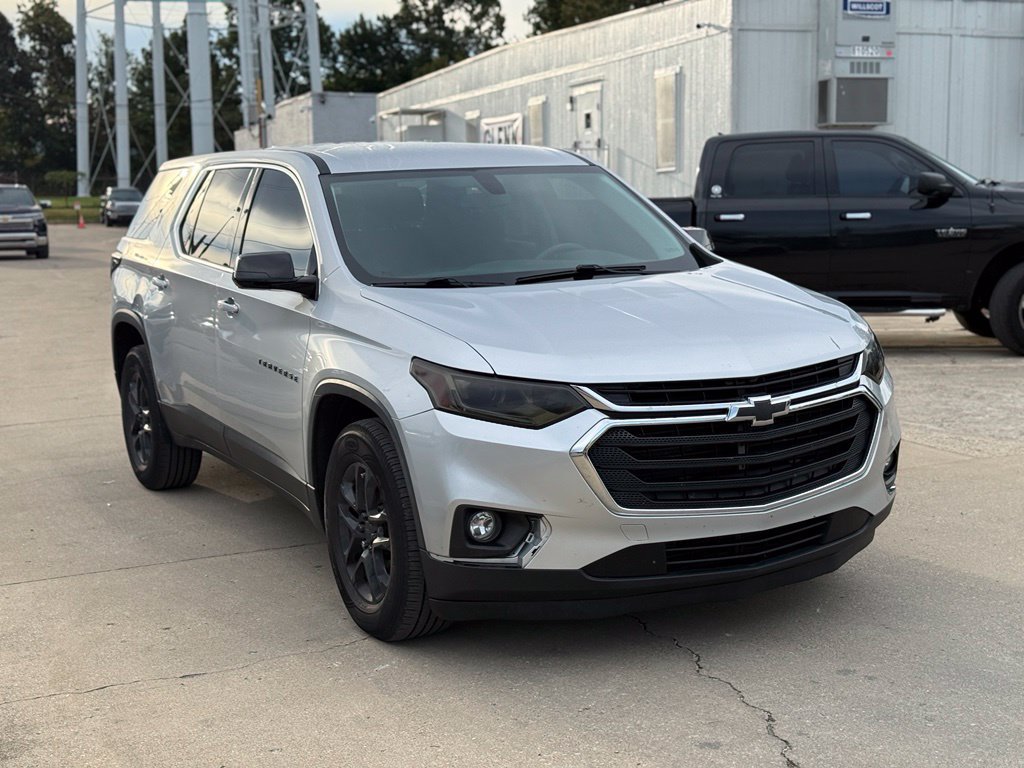 Used 2018 Chevrolet Traverse LS FWD image 4