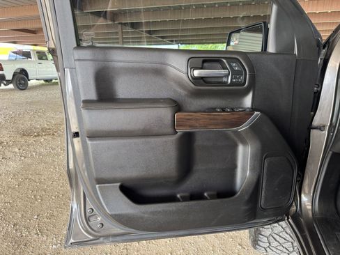 Used 2019 GMC Sierra 1500 SLT AWD/4WD image 22