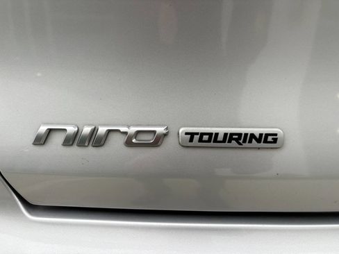 Used 2017 Kia Niro Touring w/ Advanced Technology Package image 7