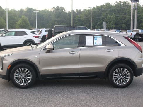 Used 2024 Cadillac XT4 Premium Luxury FWD image 4