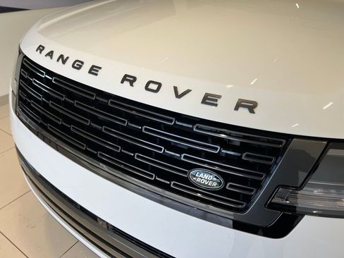 New 2025 Land Rover Range Rover SE image 8