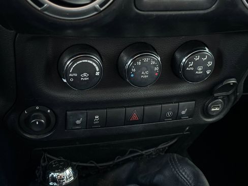 Used 2015 Jeep Wrangler Unlimited Sahara w/ Connectivity Group image 17