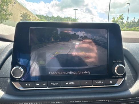 Used 2023 Nissan Rogue SV FWD image 29