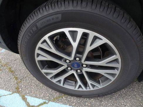 Used 2020 Ford Escape SEL image 9