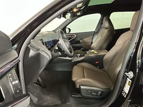 Used 2025 BMW X3 xDrive30i AWD/4WD image 11