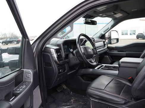 Certified 2023 Ford F250 Lariat w/ Lariat Ultimate Package image 16