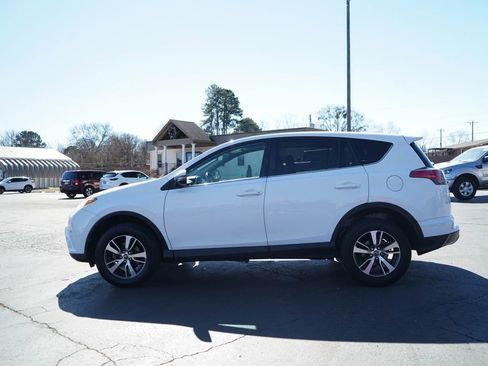 Used 2018 Toyota RAV4 XLE image 17