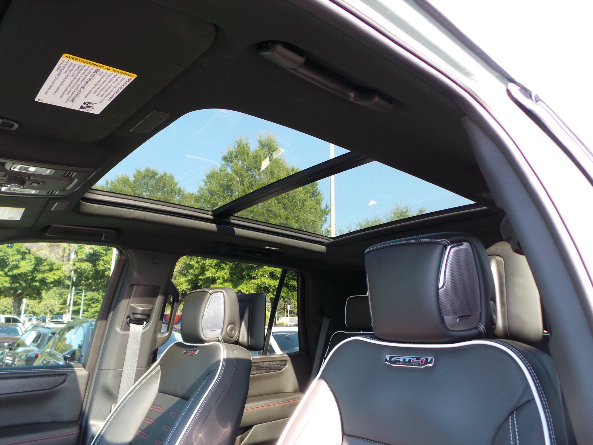 Used 2025 GMC Yukon AT4 Ultimate w/ LPO, Floor Liner Package AWD/4WD image 31