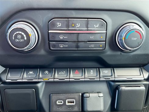 Used 2022 Chevrolet Silverado 1500 Custom image 15