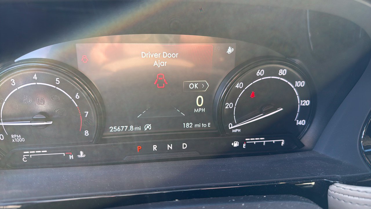Certified 2022 Lincoln Corsair FWD w/ Premium Package image 4