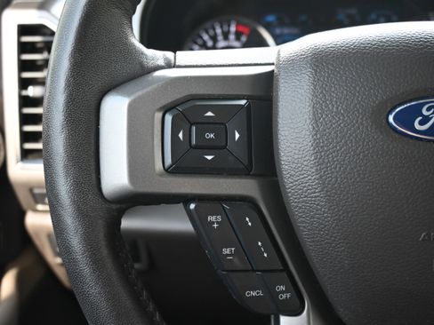 Used 2021 Ford Expedition XLT image 30