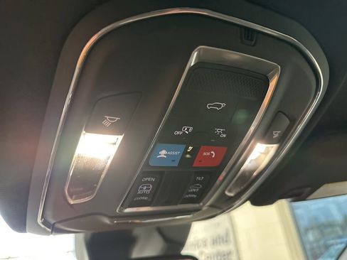 Used 2024 Jeep Grand Cherokee Altitude image 33